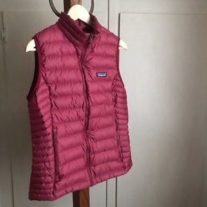Patagonia Berry Puffy Vest Size M